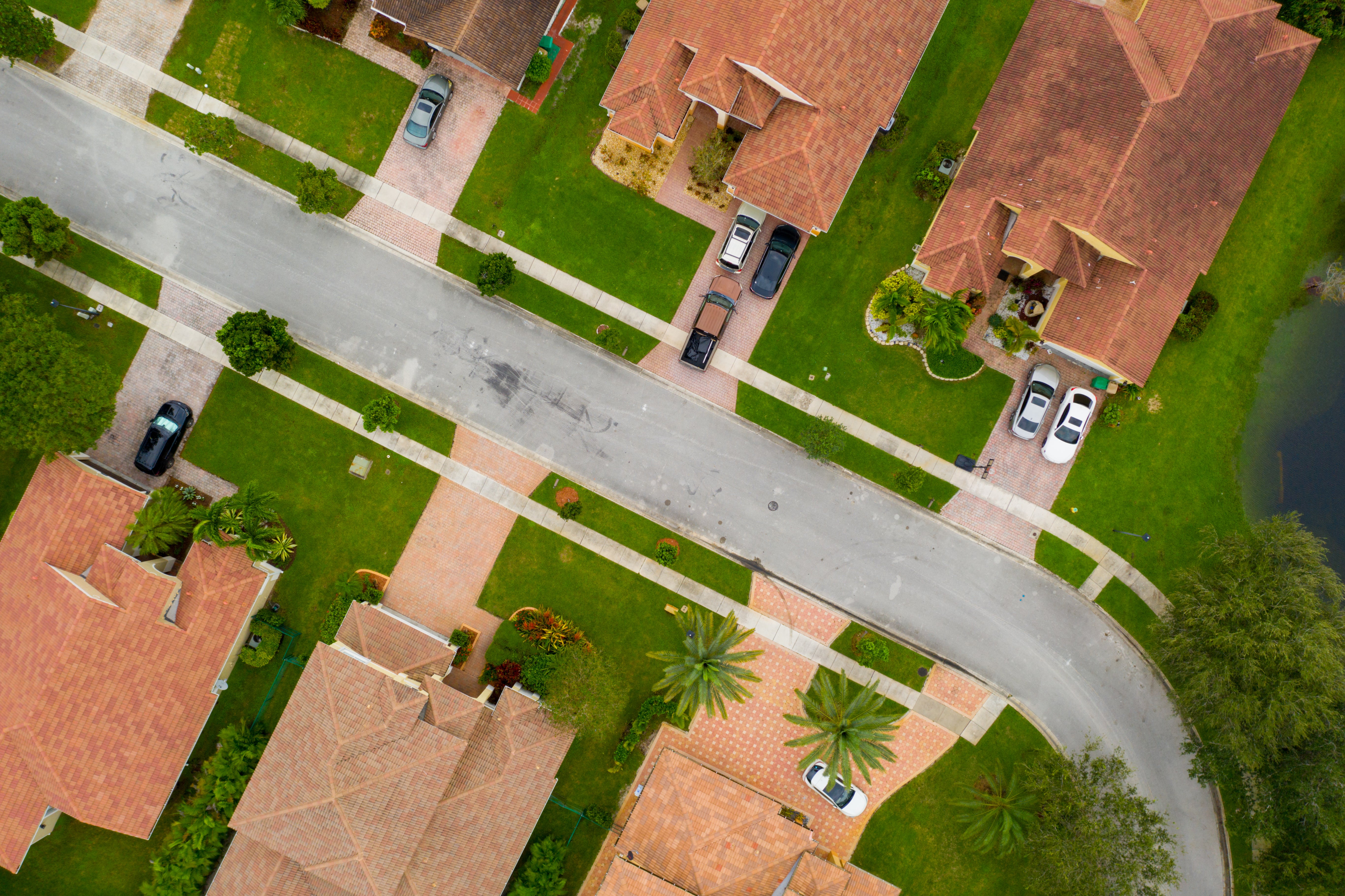 aerial view of a florida neighborhood near water 
